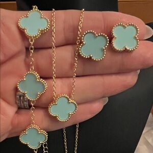 Elegant Gold and Blue Clover Jewelry Set